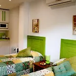 Turisticos Mirayuste Apartman Guadalupe