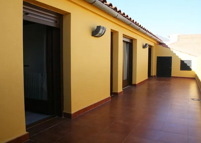 Turisticos Mirayuste Daire *